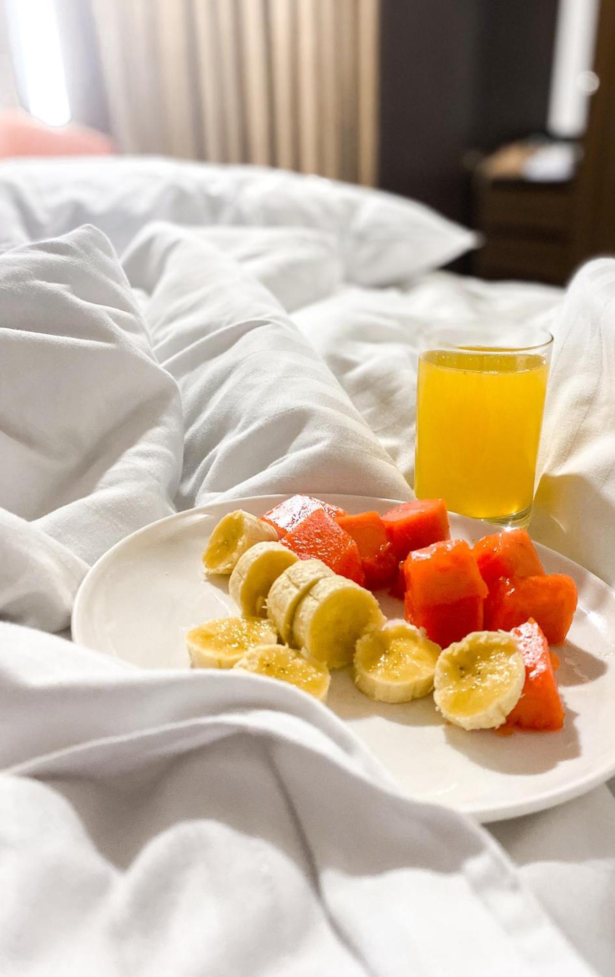 Hotel Royal Elim International Cali Kültér fotó Fruit and juice